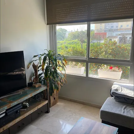 Individual Con Bano Privado En Piso De Lujo *